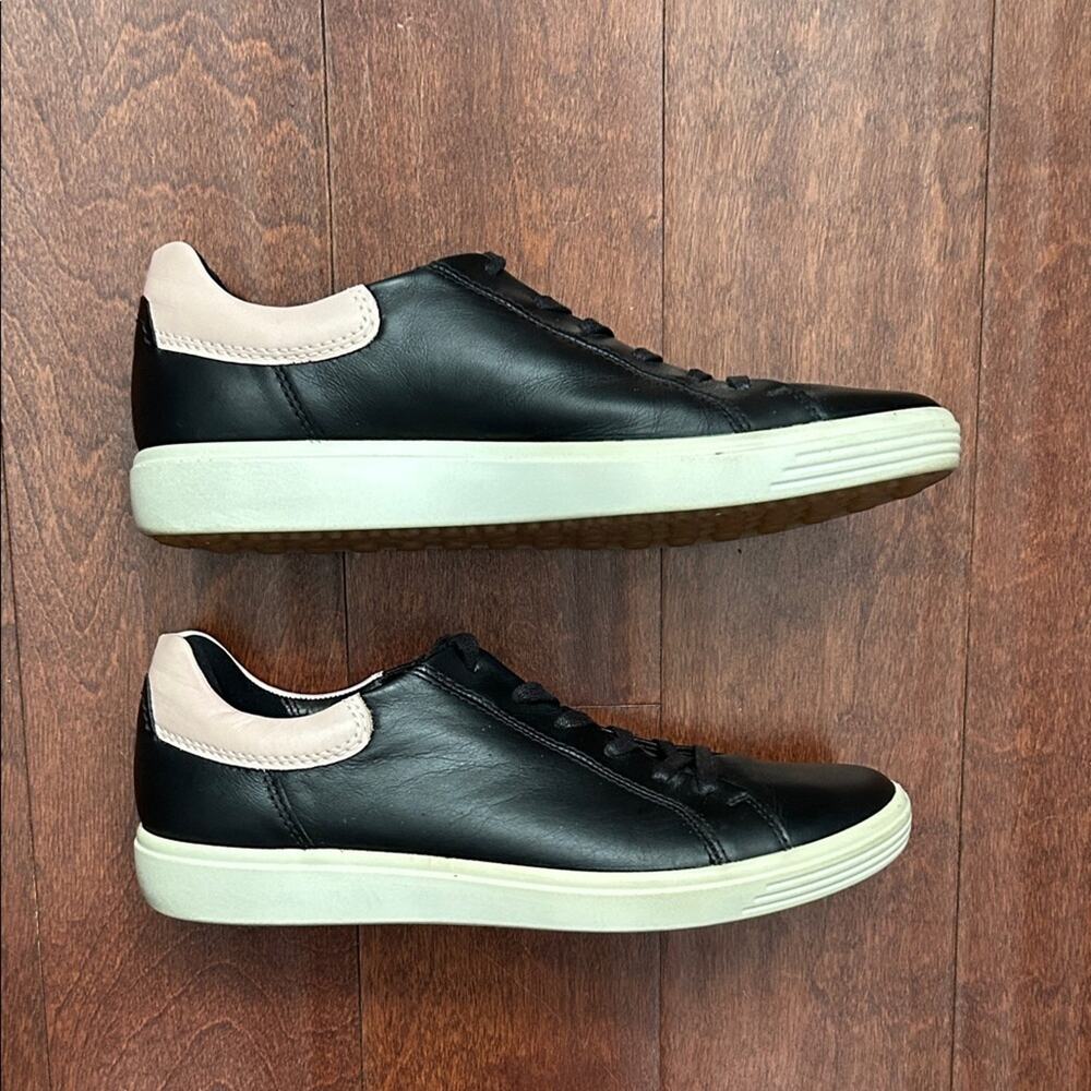 Ecco Women’s Soft 7 Sneaker in Butter Soft Black and Pink Leather, Size 10